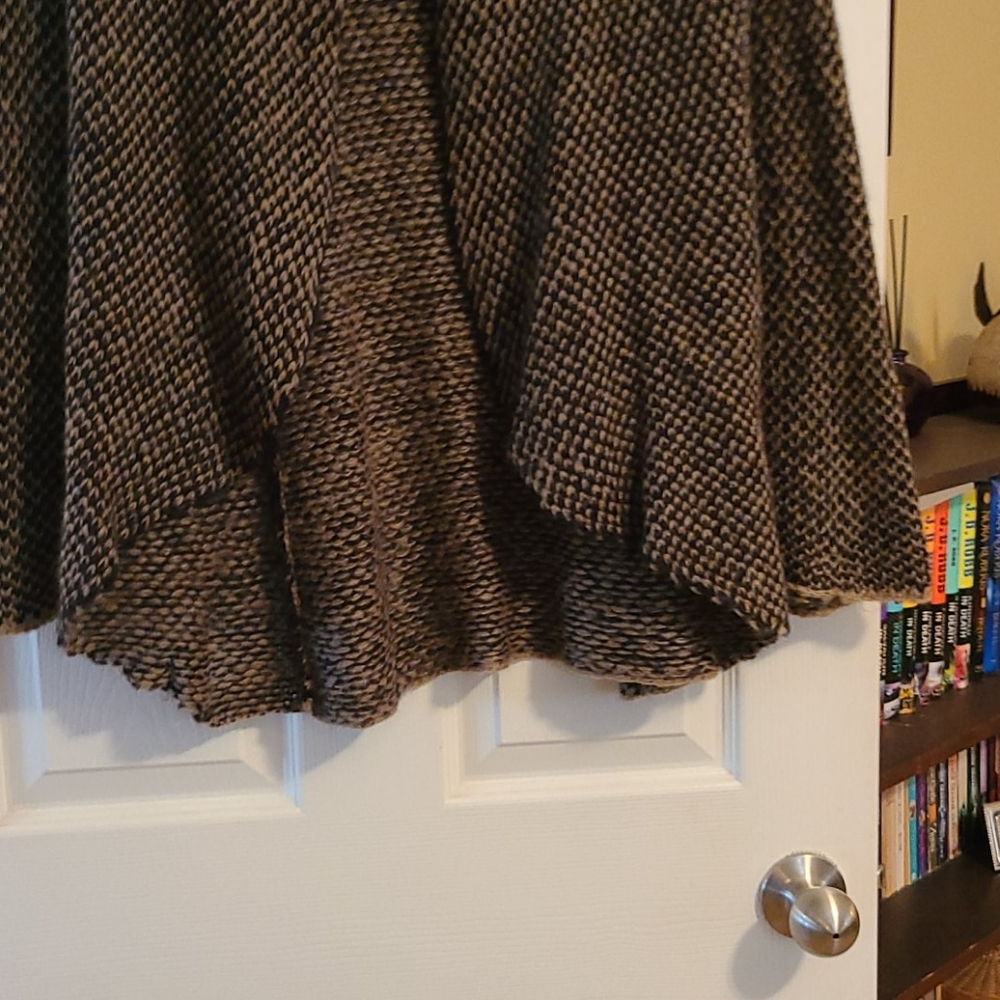 Sweater - Picture 6 of 6